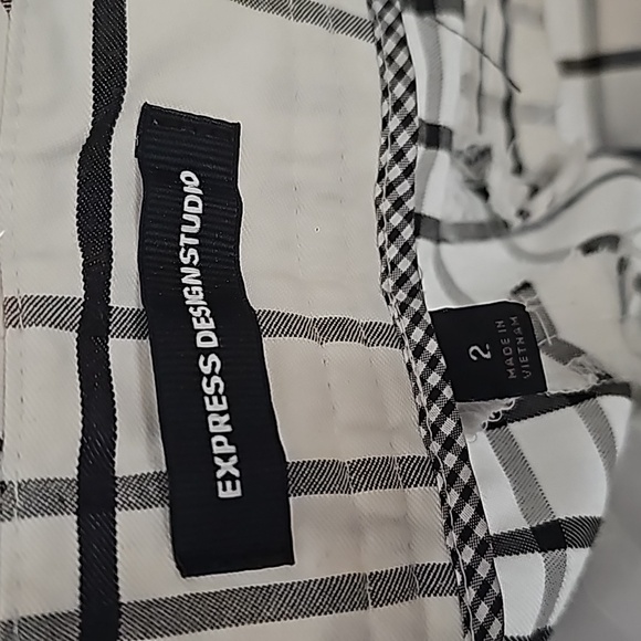 Womens Capri Pants. Black, Gray and White. Size 2. Express Design Studio. - Picture 7 of 8